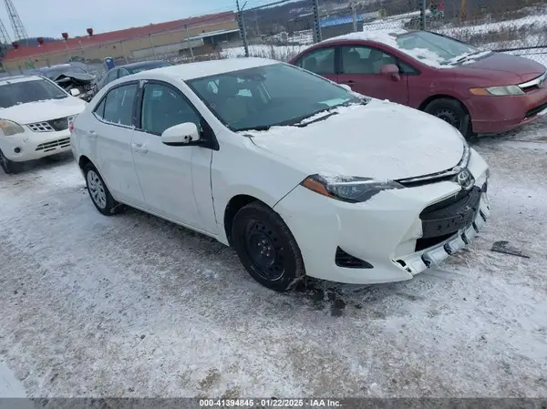 5YFBURHE8JP855358 2018 TOYOTA COROLLA - Image 1