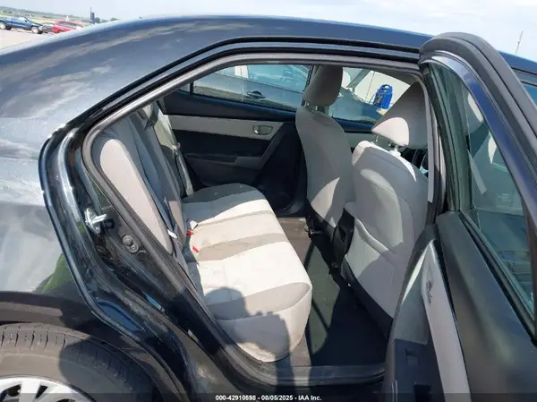 5YFBURHE8JP855618 2018 TOYOTA COROLLA - Image 8