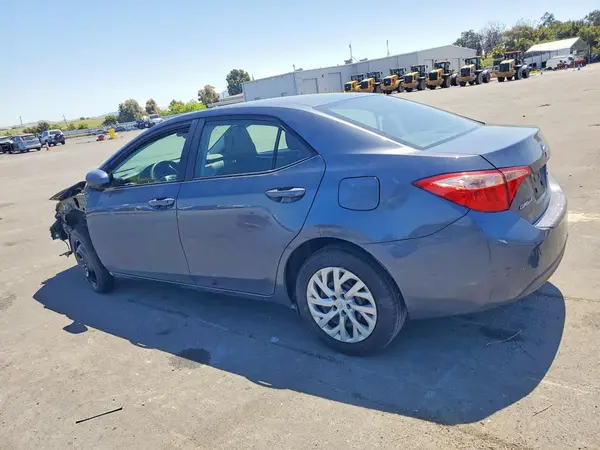 5YFBURHE8KP856799 2019 TOYOTA COROLLA - Image 2