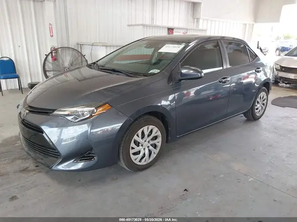 5YFBURHE8KP858956 2019 TOYOTA COROLLA - Image 2