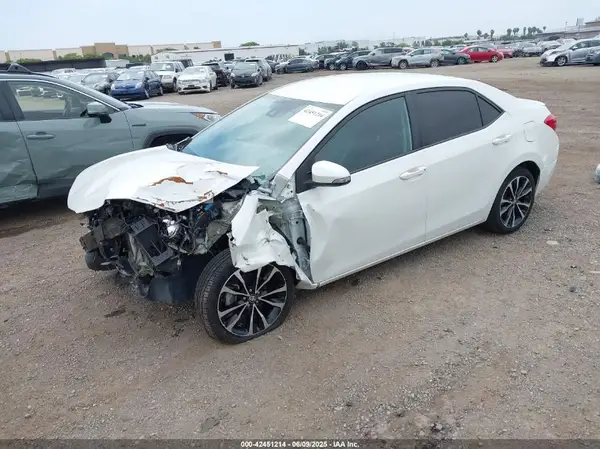 5YFBURHE8KP863767 2019 TOYOTA COROLLA - Image 2