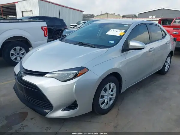 5YFBURHE8KP866037 2019 TOYOTA COROLLA - Image 2