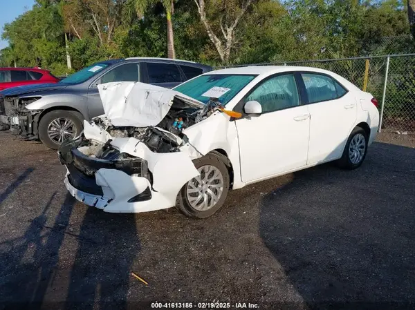 5YFBURHE8KP866717 2019 TOYOTA COROLLA - Image 2