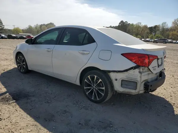 5YFBURHE8KP867933 2019 TOYOTA COROLLA - Image 2