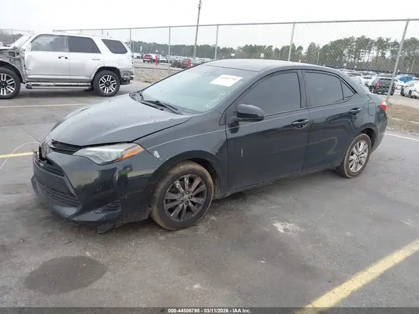 5YFBURHE8KP871321 2019 TOYOTA COROLLA - Image 2