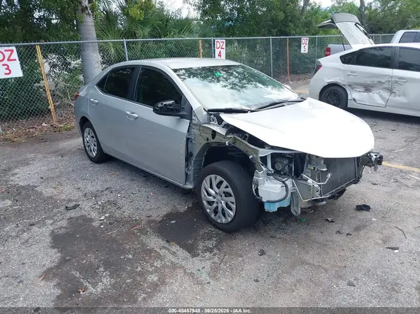 5YFBURHE8KP871335 2019 TOYOTA COROLLA - Image 1