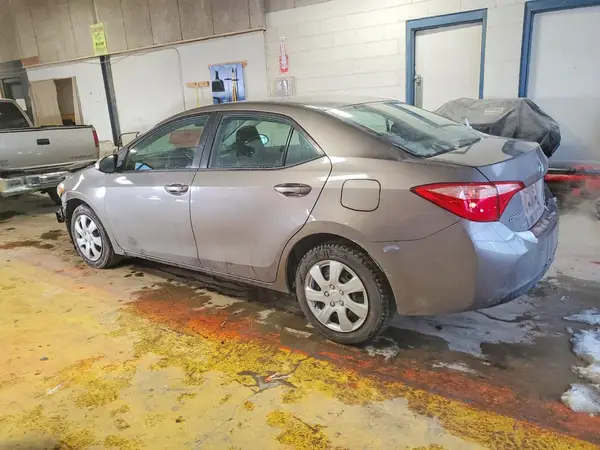 5YFBURHE8KP874834 2019 TOYOTA COROLLA - Image 2