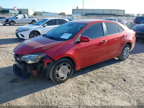 5YFBURHE8KP875773 2019 TOYOTA COROLLA - Image 2