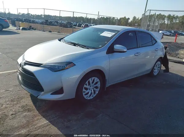 5YFBURHE8KP876485 2019 TOYOTA COROLLA - Image 2