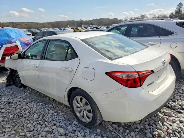 5YFBURHE8KP878804 2019 TOYOTA COROLLA - Image 2