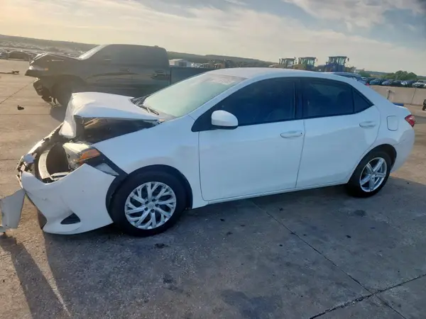 5YFBURHE8KP882495 2019 TOYOTA COROLLA - Image 1