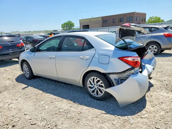 5YFBURHE8KP883503 2019 TOYOTA COROLLA - Image 2