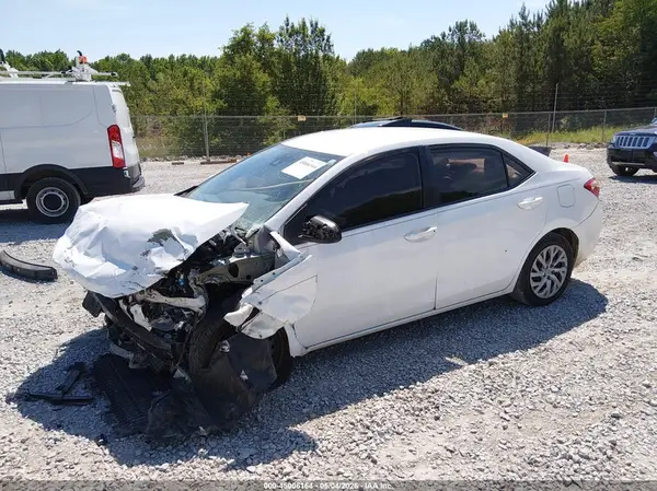 5YFBURHE8KP883890 2019 TOYOTA COROLLA - Image 2