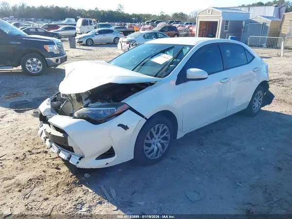 5YFBURHE8KP884098 2019 TOYOTA COROLLA - Image 2