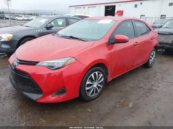 5YFBURHE8KP886496 2019 TOYOTA COROLLA - Image 2