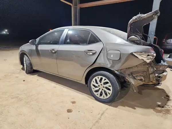 5YFBURHE8KP886644 2019 TOYOTA COROLLA - Image 2