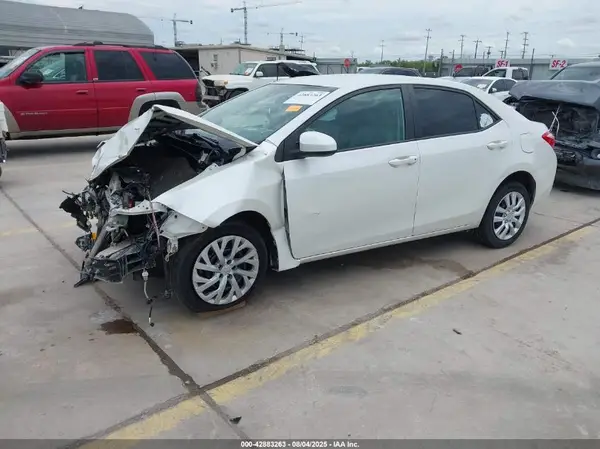 5YFBURHE8KP888748 2019 TOYOTA COROLLA - Image 2