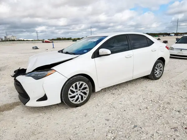 5YFBURHE8KP890242 2019 TOYOTA COROLLA - Image 1