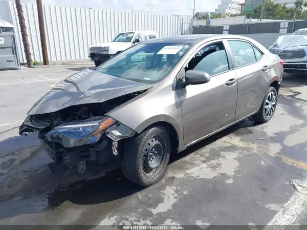 5YFBURHE8KP892394 2019 TOYOTA COROLLA - Image 2