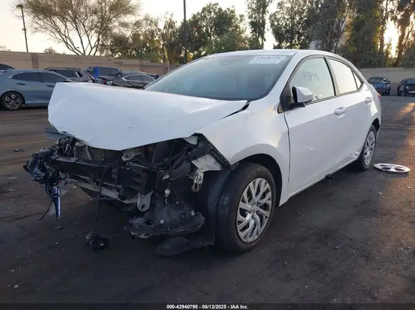 5YFBURHE8KP893397 2019 TOYOTA COROLLA - Image 2