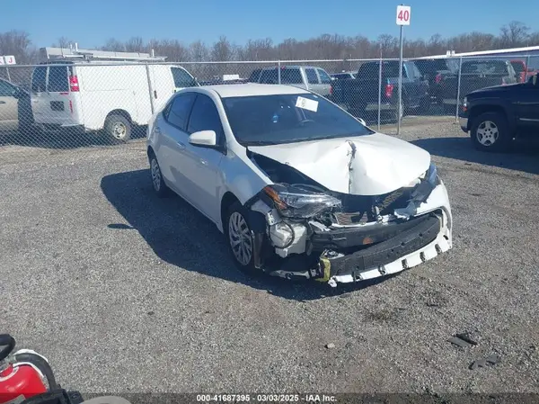 5YFBURHE8KP894940 2019 TOYOTA COROLLA - Image 1