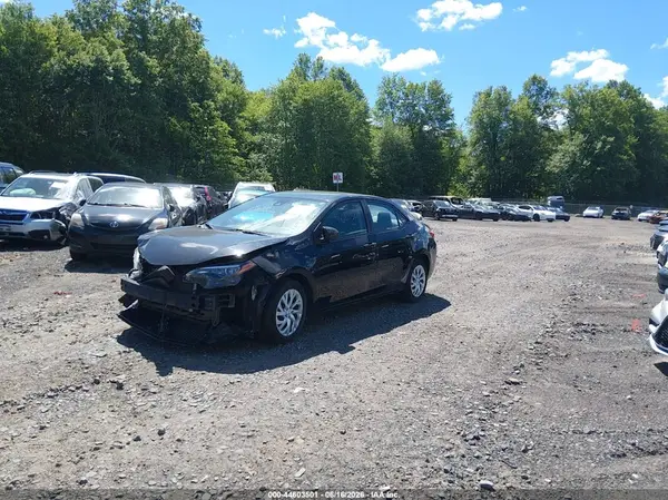 5YFBURHE8KP896364 2019 TOYOTA COROLLA - Image 2