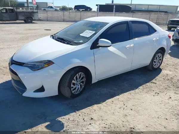 5YFBURHE8KP898759 2019 TOYOTA COROLLA - Image 2