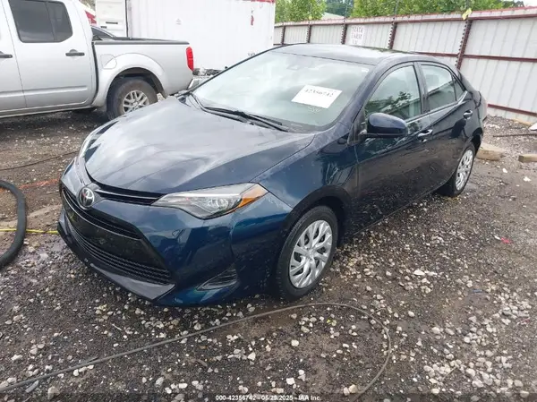 5YFBURHE8KP901935 2019 TOYOTA COROLLA - Image 2