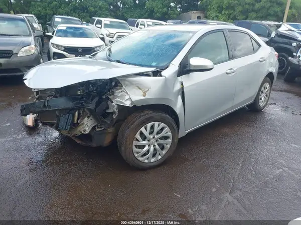 5YFBURHE8KP904074 2019 TOYOTA COROLLA - Image 2