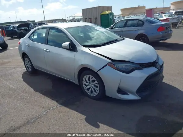 5YFBURHE8KP904642 2019 TOYOTA COROLLA - Image 1