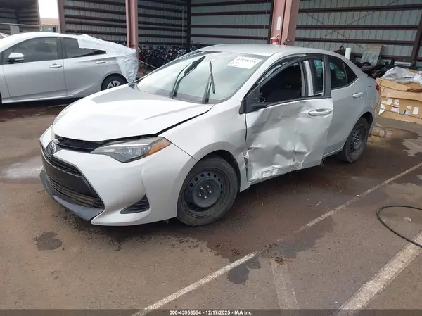 5YFBURHE8KP905032 2019 TOYOTA COROLLA - Image 2