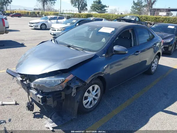5YFBURHE8KP905984 2019 TOYOTA COROLLA - Image 2