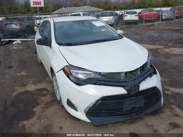5YFBURHE8KP907766 2019 TOYOTA COROLLA - Image 1
