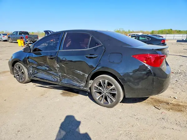 5YFBURHE8KP910053 2019 TOYOTA COROLLA - Image 2
