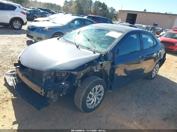 5YFBURHE8KP910991 2019 TOYOTA COROLLA - Image 2