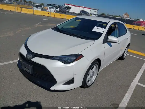 5YFBURHE8KP913258 2019 TOYOTA COROLLA - Image 2