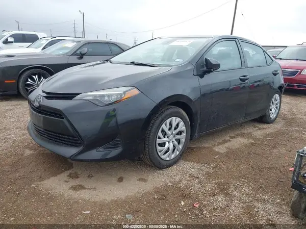 5YFBURHE8KP913339 2019 TOYOTA COROLLA - Image 2
