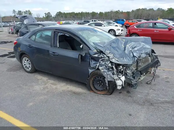 5YFBURHE8KP913955 2019 TOYOTA COROLLA - Image 1