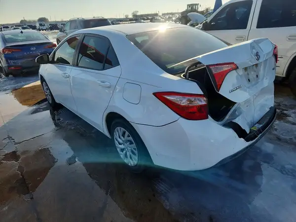 5YFBURHE8KP914314 2019 TOYOTA COROLLA - Image 2