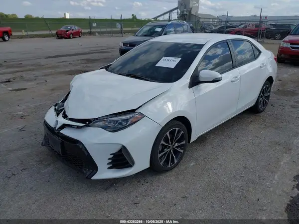 5YFBURHE8KP915267 2019 TOYOTA COROLLA - Image 2