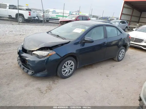 5YFBURHE8KP918783 2019 TOYOTA COROLLA - Image 2