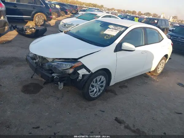 5YFBURHE8KP919366 2019 TOYOTA COROLLA - Image 2