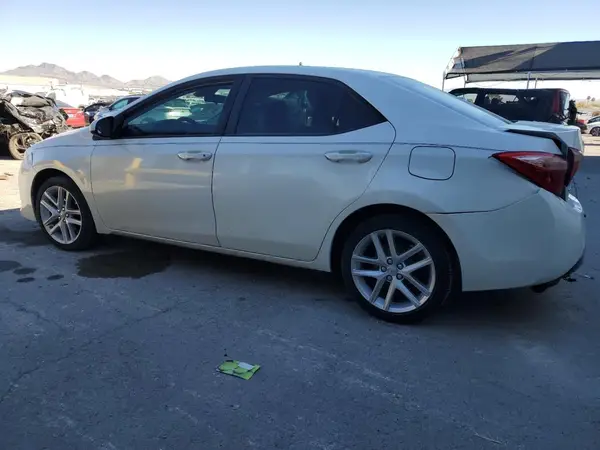 5YFBURHE8KP922896 2019 TOYOTA COROLLA - Image 2
