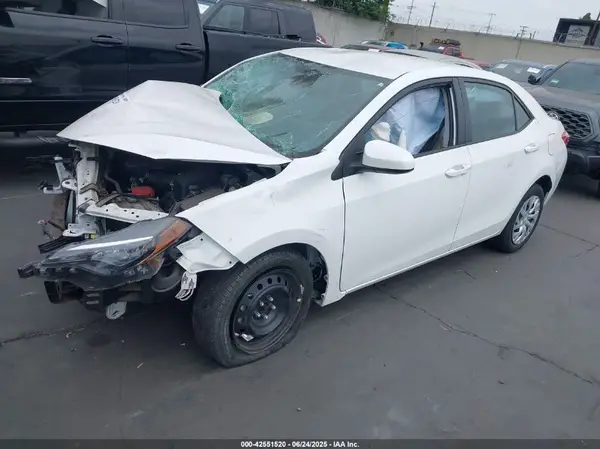 5YFBURHE8KP926754 2019 TOYOTA COROLLA - Image 2