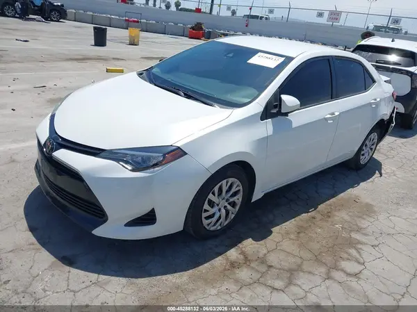 5YFBURHE8KP929315 2019 TOYOTA COROLLA - Image 2