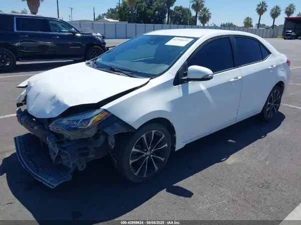 5YFBURHE8KP930996 2019 TOYOTA COROLLA - Image 2