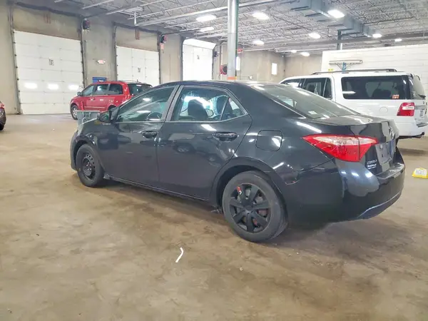 5YFBURHE8KP931159 2019 TOYOTA COROLLA - Image 2