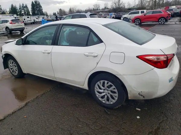 5YFBURHE8KP931520 2019 TOYOTA COROLLA - Image 2