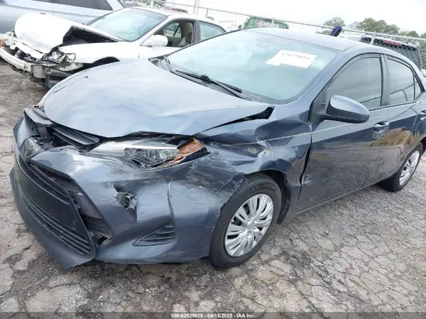 5YFBURHE8KP936426 2019 TOYOTA COROLLA - Image 2