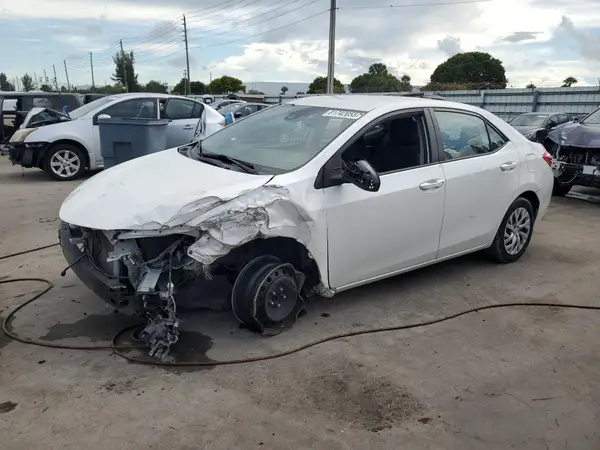 5YFBURHE8KP936815 2019 TOYOTA COROLLA - Image 1
